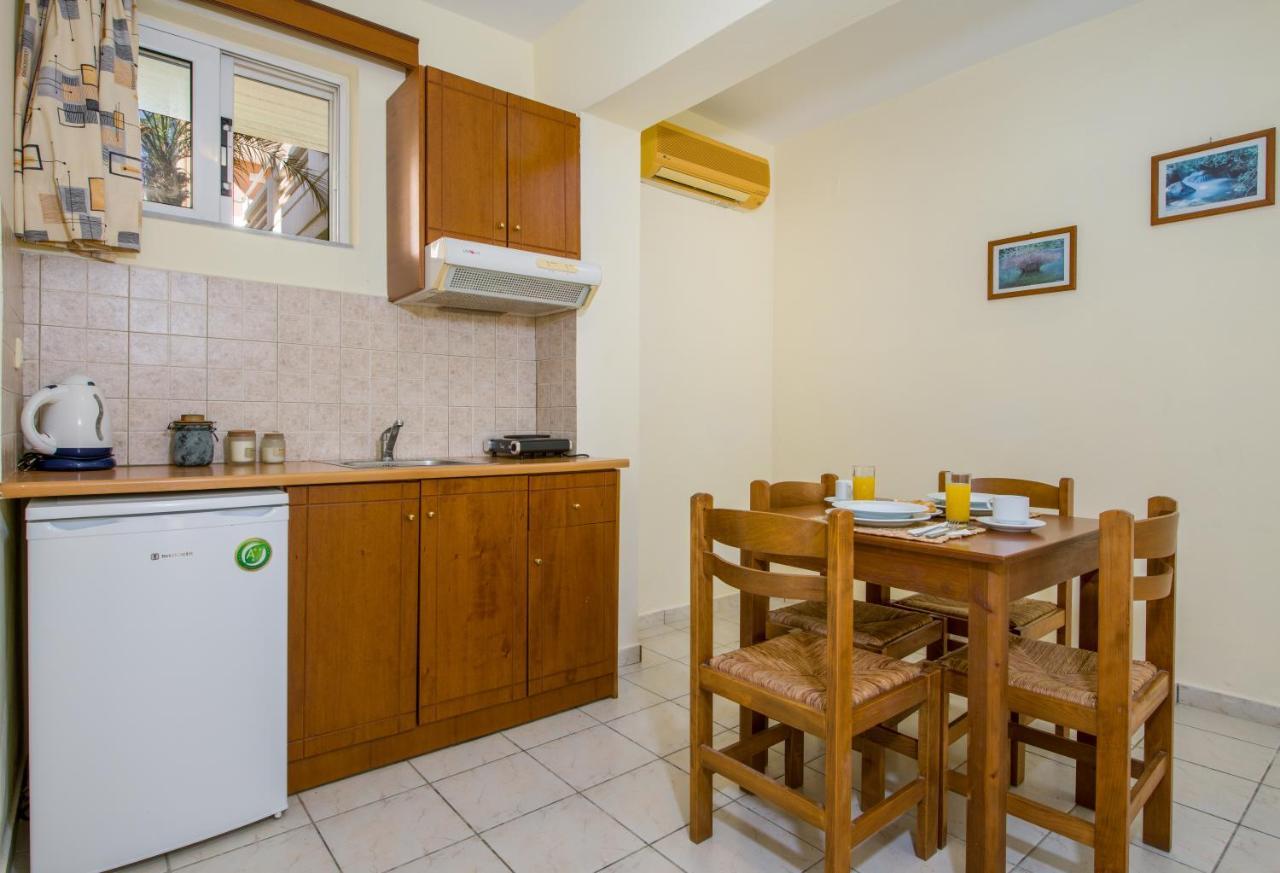 Dias Hotel Apartments Agia Marina 外观 照片