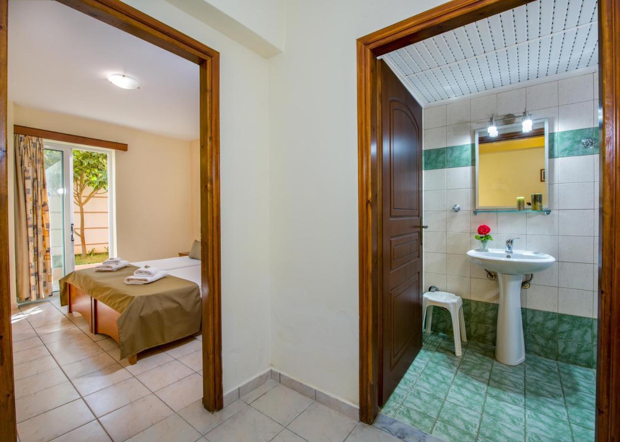 Dias Hotel Apartments Agia Marina 外观 照片