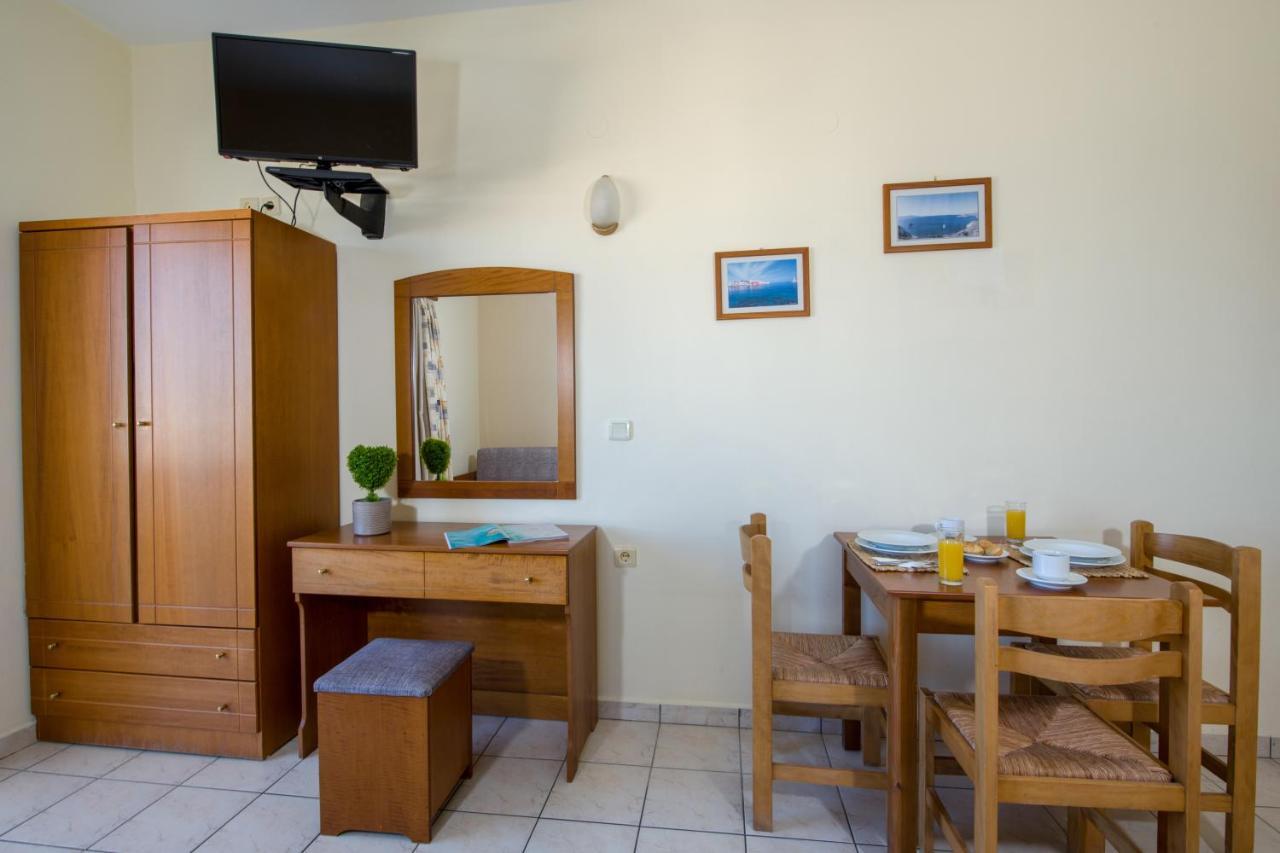 Dias Hotel Apartments Agia Marina 外观 照片