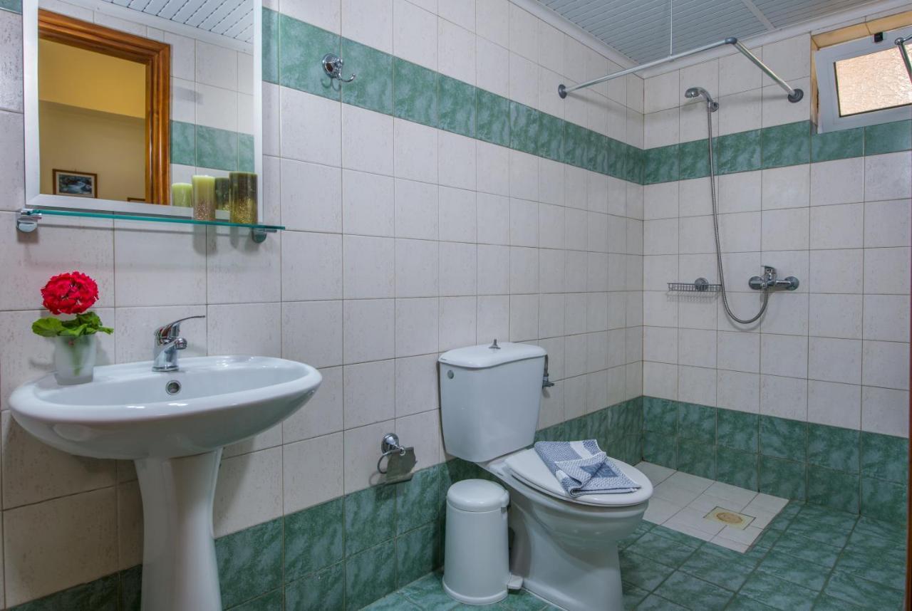 Dias Hotel Apartments Agia Marina 外观 照片